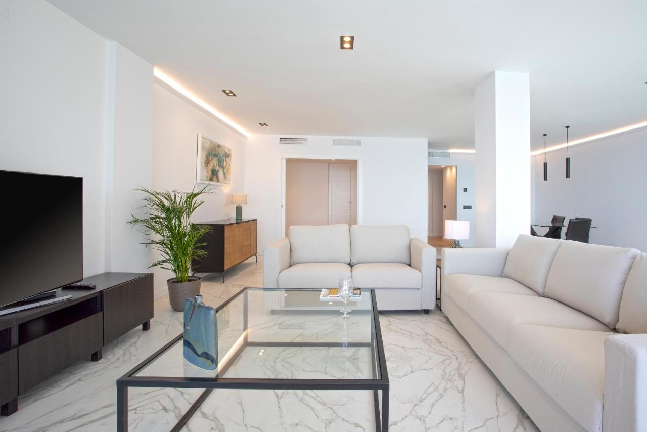 Malagueta Luz By Renthas Apartment Malaga Exterior photo