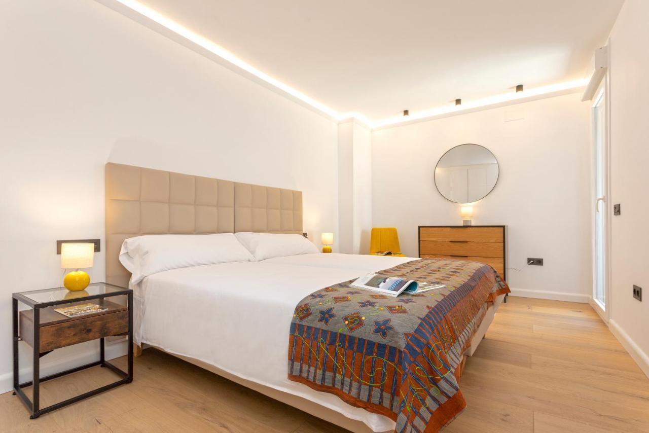Malagueta Luz By Renthas Apartment Malaga Exterior photo