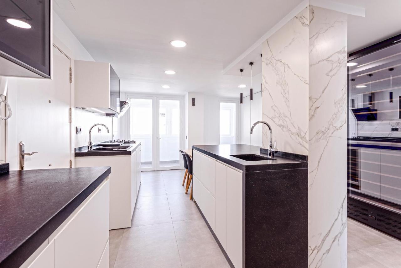 Malagueta Luz By Renthas Apartment Malaga Exterior photo